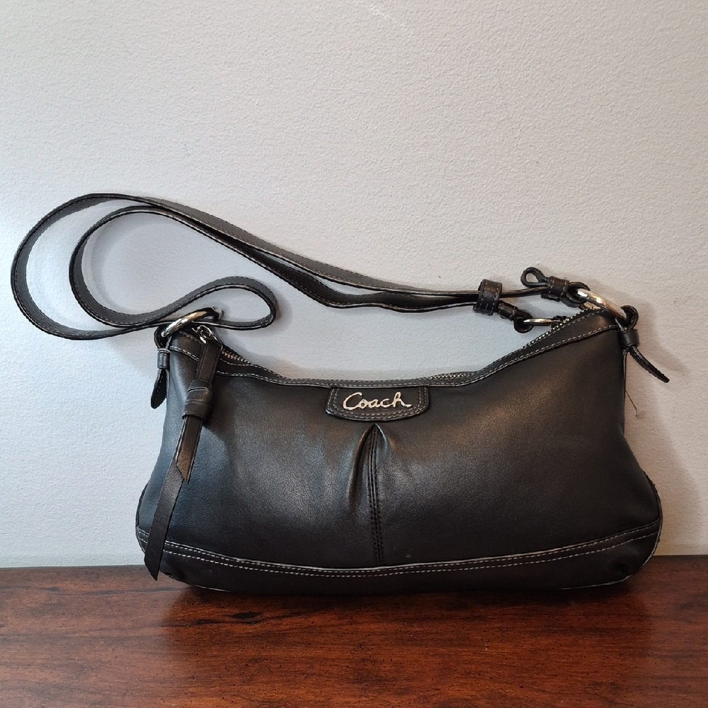 Coach Park Duffle Black Leather Shoulder Bag with Contrast Stitching F19729